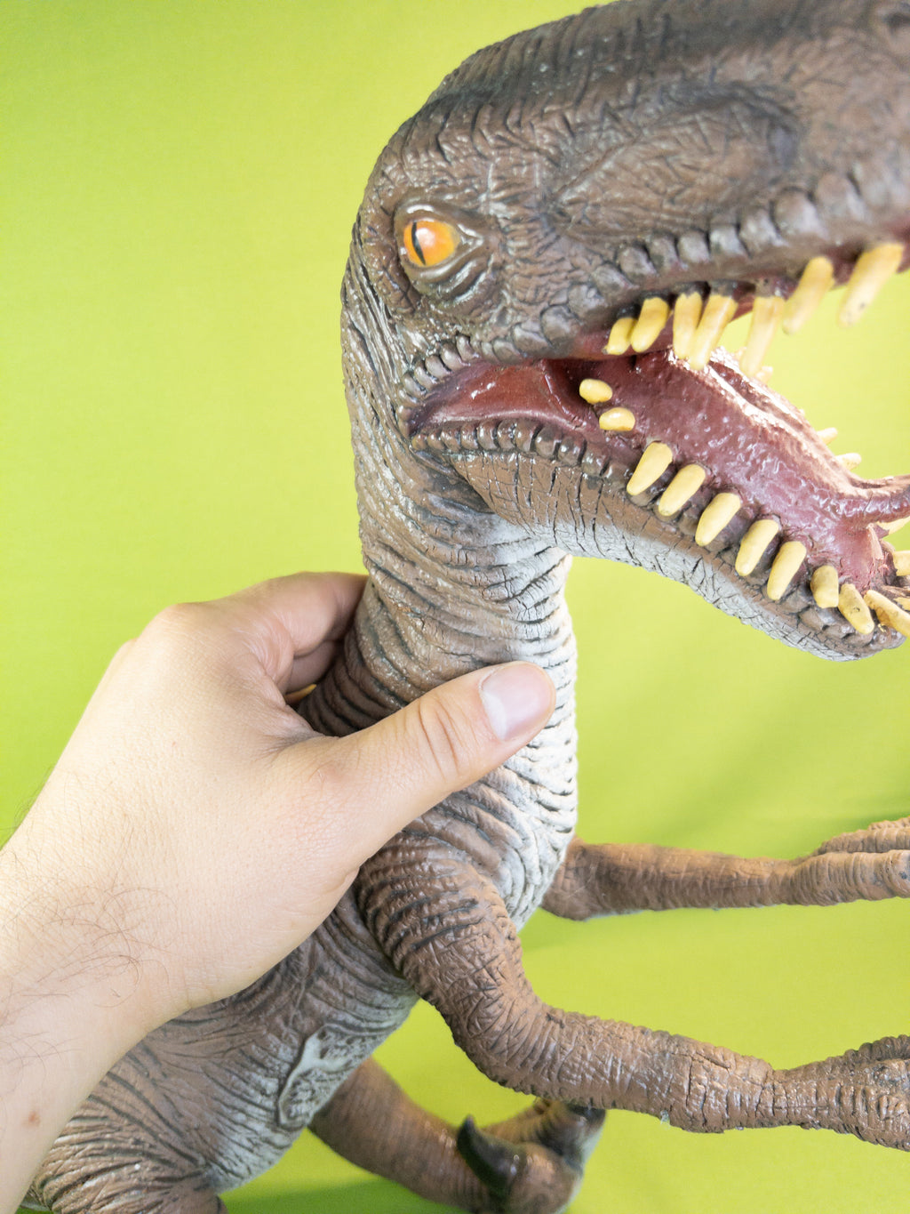 Velociraptor vintage universal