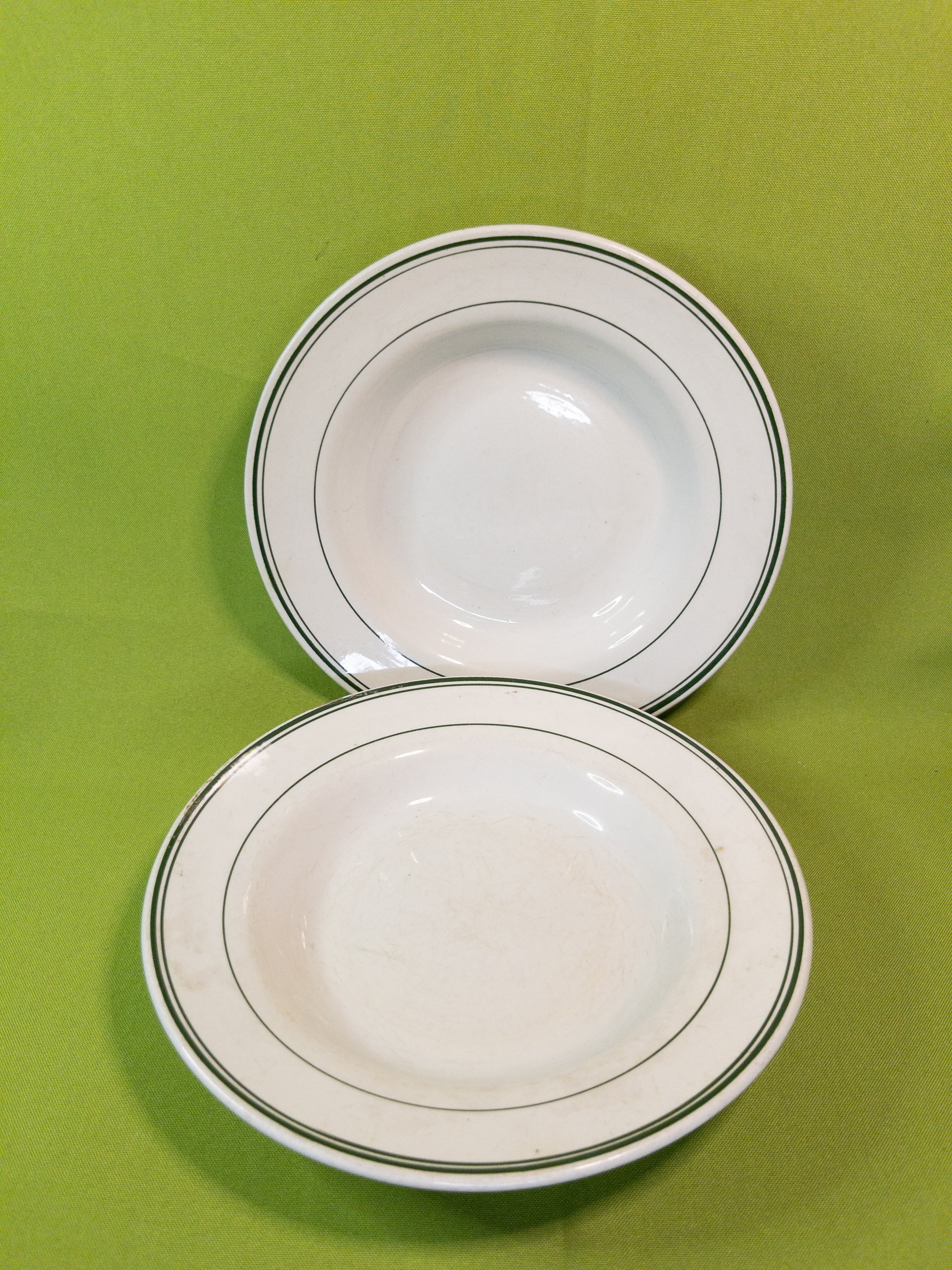 Platos de fabricación chilena Fanaloza