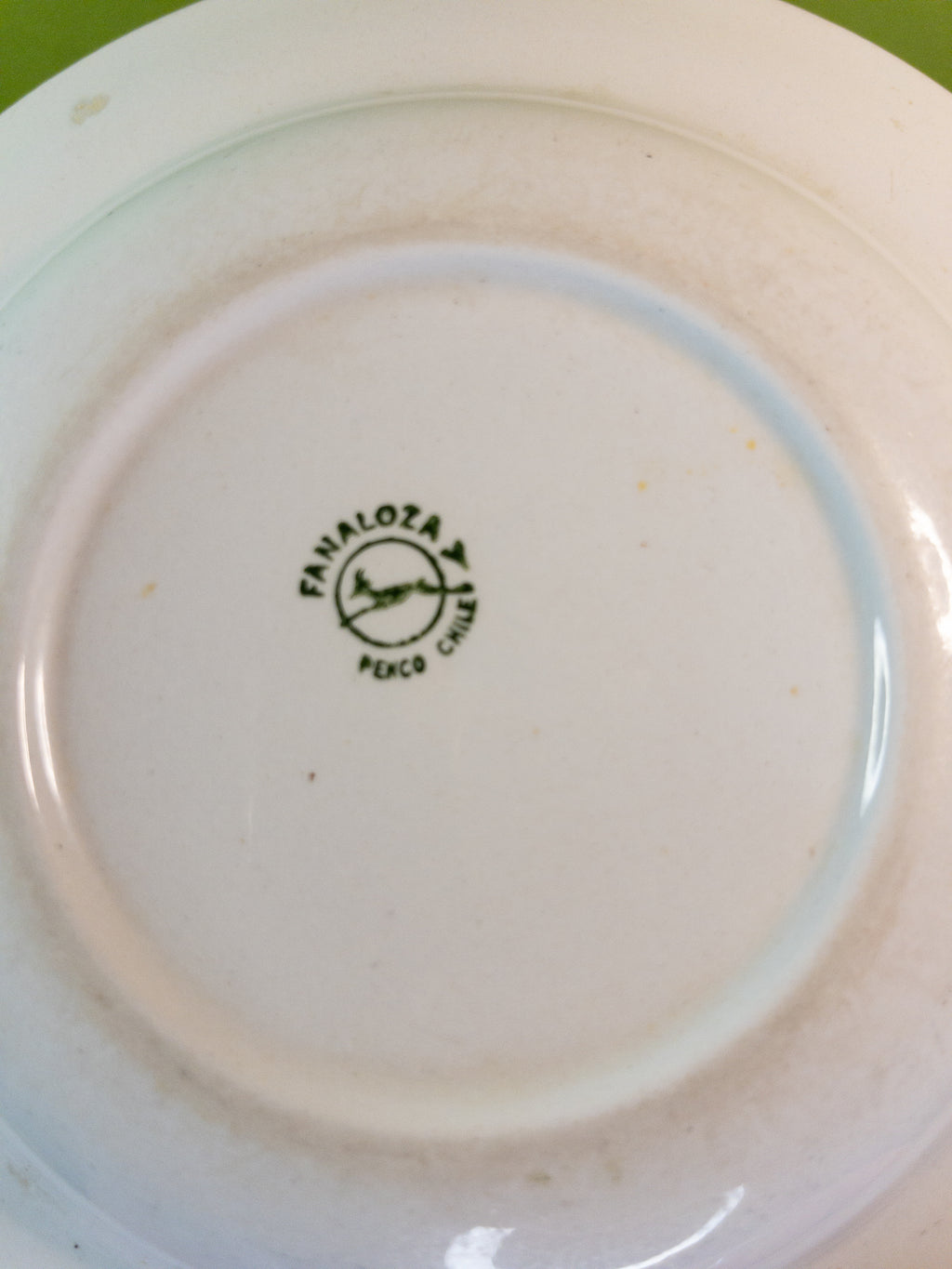 Platos de fabricación chilena Fanaloza