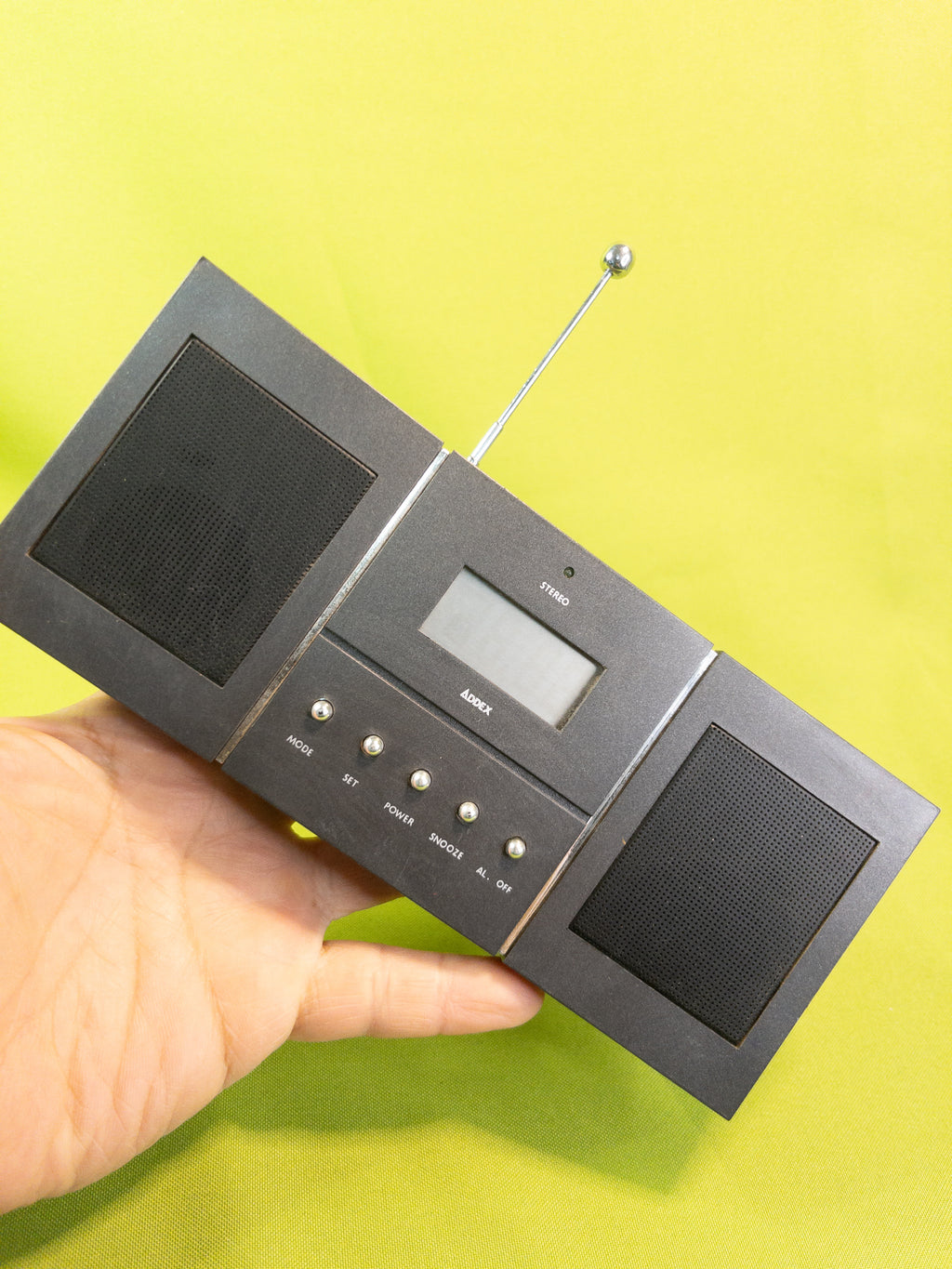 Radio reloj funcionando